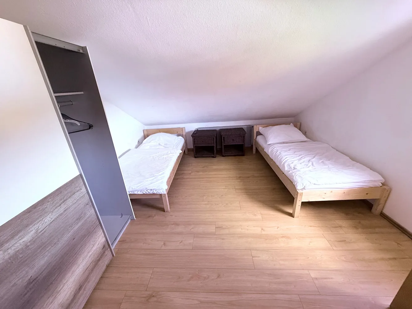 Mehrbettzimmer unter dem Dach in Hochstadt